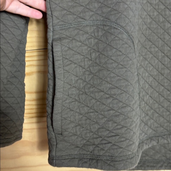 Duluth Quilted Pullover sweatshirt - Picture 5 of 10